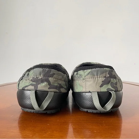 The North Face Men’s Thermoball Traction Camo Winter Mules | US 7 - Picture 4 of 8